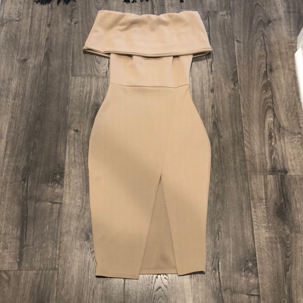 Boohoo Off the shoulder dress- US4